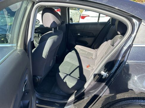 Used 2013 Chevrolet Cruze LT image 10