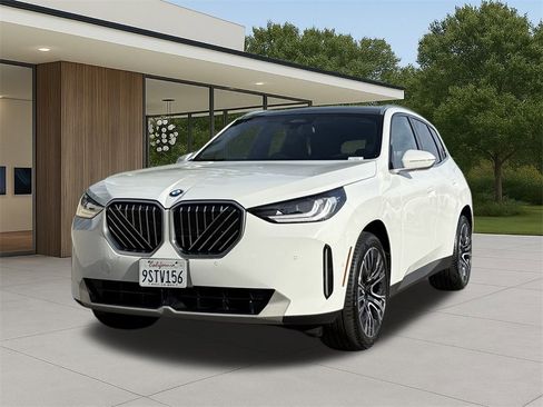 Used 2025 BMW X3 xDrive30i w/ Convenience Package image 2