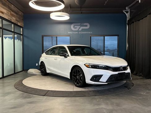 Used 2022 Honda Civic Sport Touring image 1