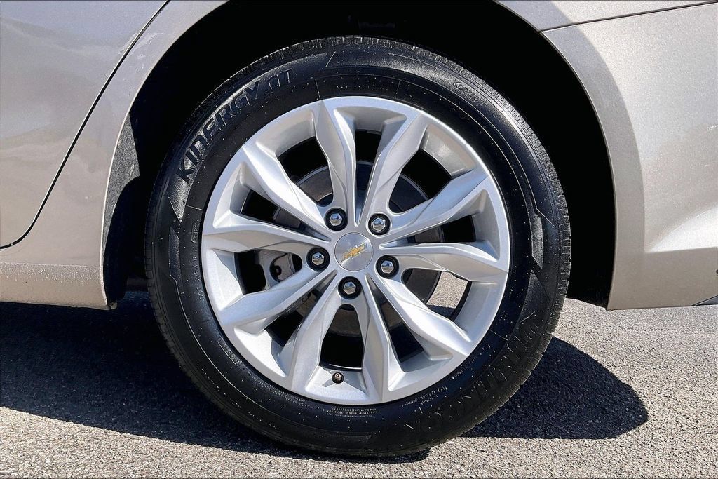 Used 2024 Chevrolet Malibu LT FWD image 33