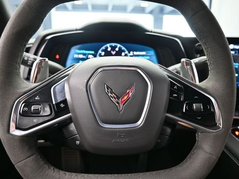 Used 2024 Chevrolet Corvette Stingray Convertible w/ Z51 Performance Package image 27