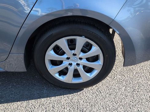Used 2025 Toyota Corolla LE image 28