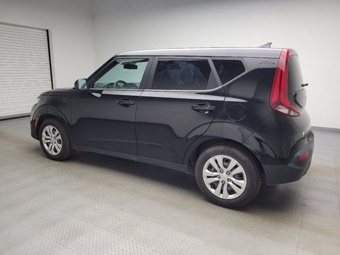 Used 2022 Kia Soul LX FWD image 3