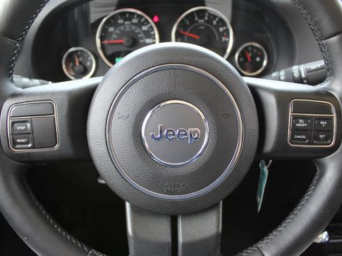 Used 2012 Jeep Wrangler Rubicon w/ PWR Convenience Group AWD/4WD image 14