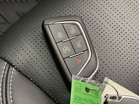 Used 2024 Cadillac Lyriq Luxury w/ LPO, Floor Liner Package AWD/4WD image 29