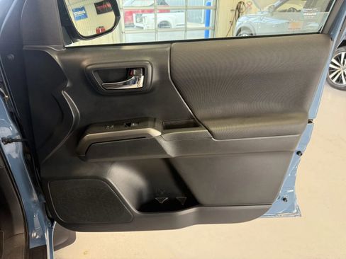 Used 2019 Toyota Tacoma TRD Sport image 24