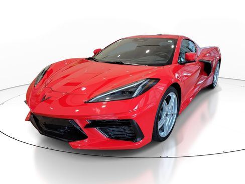 Used 2025 Chevrolet Corvette Stingray Preferred Cpe w/ 2LT RWD image 2