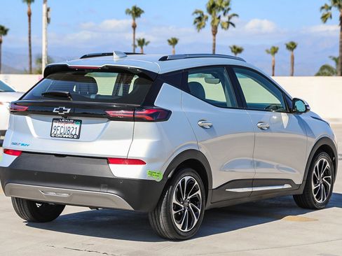 Used 2023 Chevrolet Bolt EUV Premier image 7