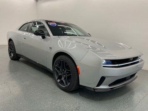 Used 2024 Dodge Charger Daytona R/T w/ Plus Group AWD/4WD image 8