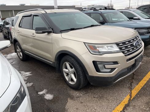 Used 2017 Ford Explorer XLT w/ Equipment Group 202A image 17