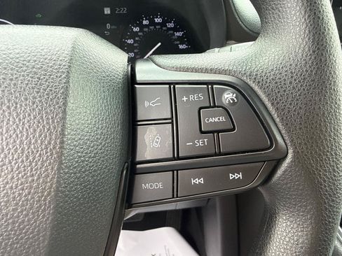 Used 2025 Toyota Sienna LE AWD/4WD image 16
