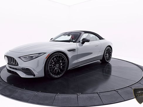 Used 2025 Mercedes-Benz SL 43 AMG w/ Driver Assistance Package image 13