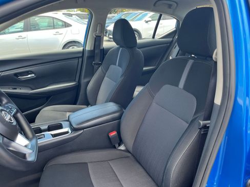 Used 2025 Nissan Sentra SV FWD image 36