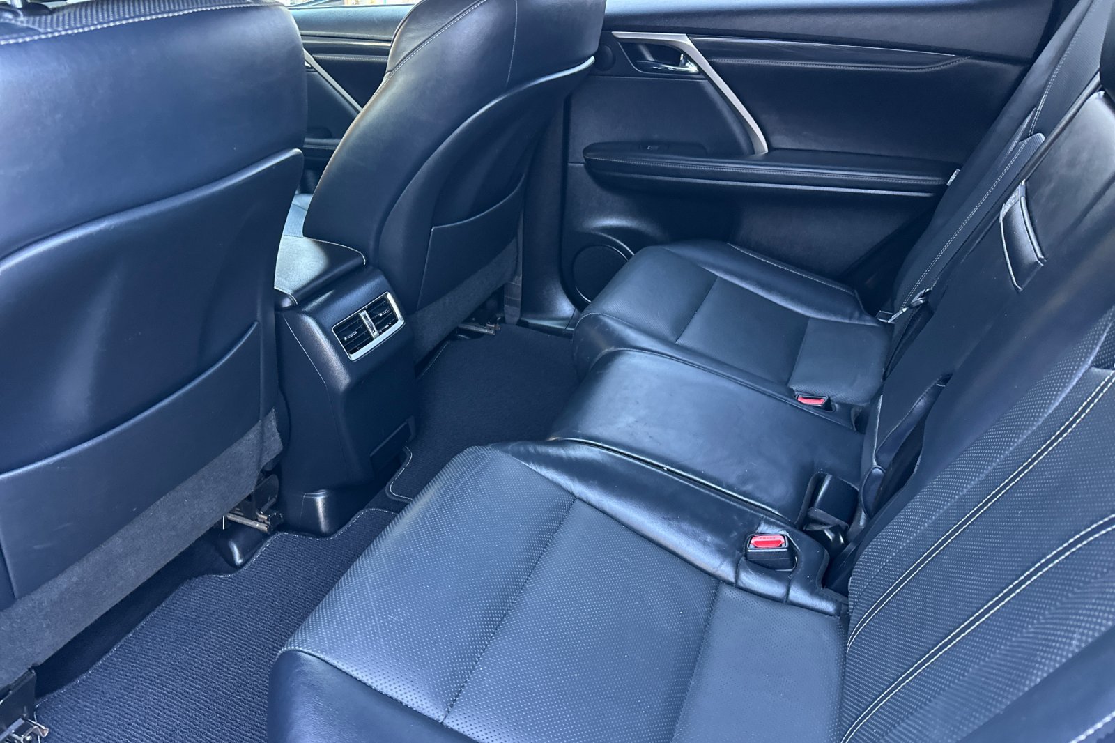 Used 2019 Lexus RX 350L FWD w/ Accessory Package image 11