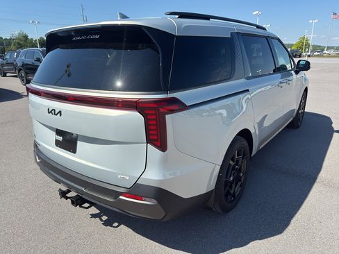 Used 2025 Kia Carnival SX Prestige FWD image 12