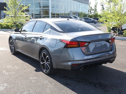 Used 2024 Nissan Altima 2.5 SR w/ SR Premium Package AWD/4WD image 4