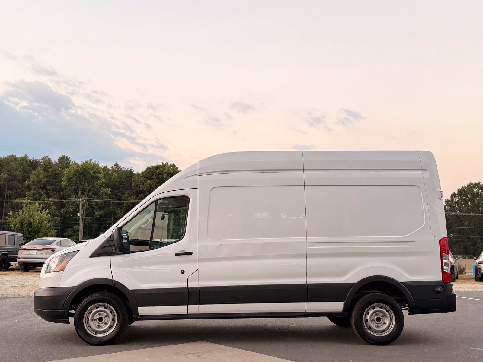 Used 2018 Ford Transit 350 148 High Roof RWD image 10