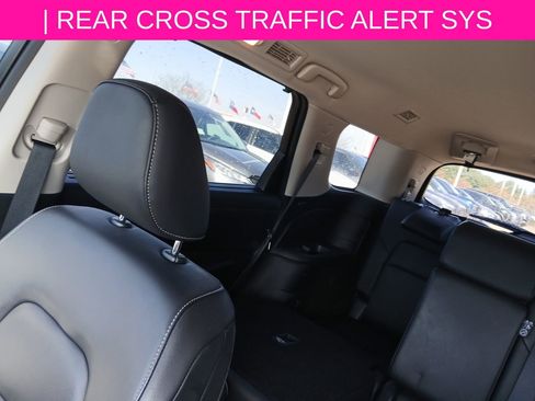 Certified 2024 Nissan Pathfinder SL image 17