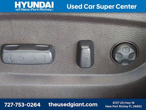 Used 2015 Hyundai Santa Fe Limited w/ Option Group 04 FWD image 34