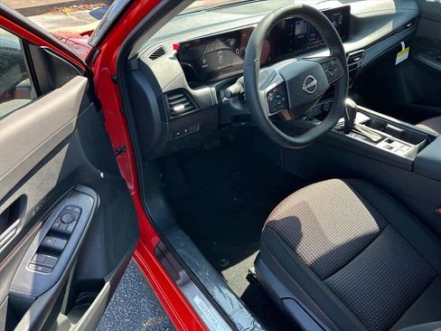 New 2026 Nissan Sentra SR FWD image 6