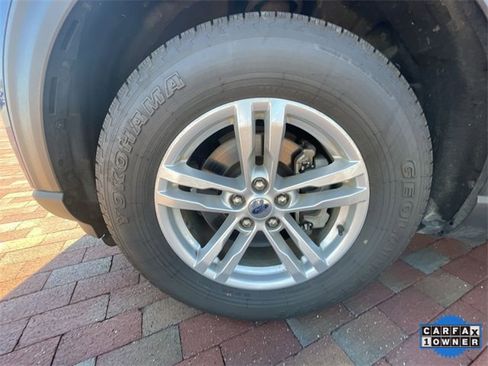 Used 2022 Ford Explorer XLT image 10