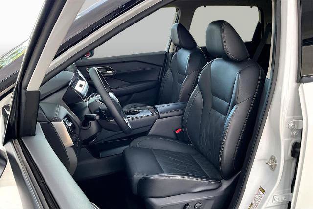 Certified 2025 Nissan Rogue Platinum w/ Platinum Premium Package FWD image 8