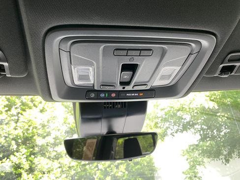 Used 2024 Chevrolet Silverado 1500 High Country w/ Technology Package AWD/4WD image 34