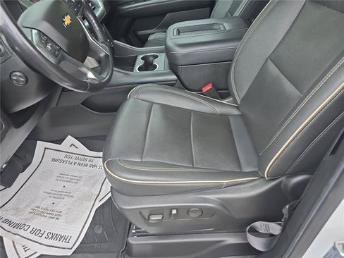 Used 2022 Chevrolet Suburban Premier AWD/4WD image 21