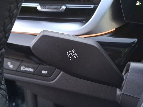 Used 2025 BMW X2 xDrive28i w/ Premium Package image 18