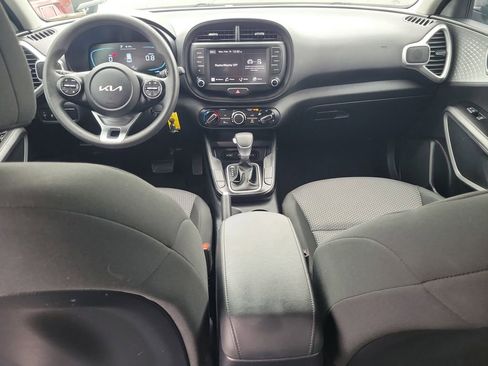 Used 2025 Kia Soul LX w/ LX Technology Package image 11