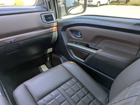 Used 2023 Nissan Titan Platinum Reserve w/ Moonroof Package image 18