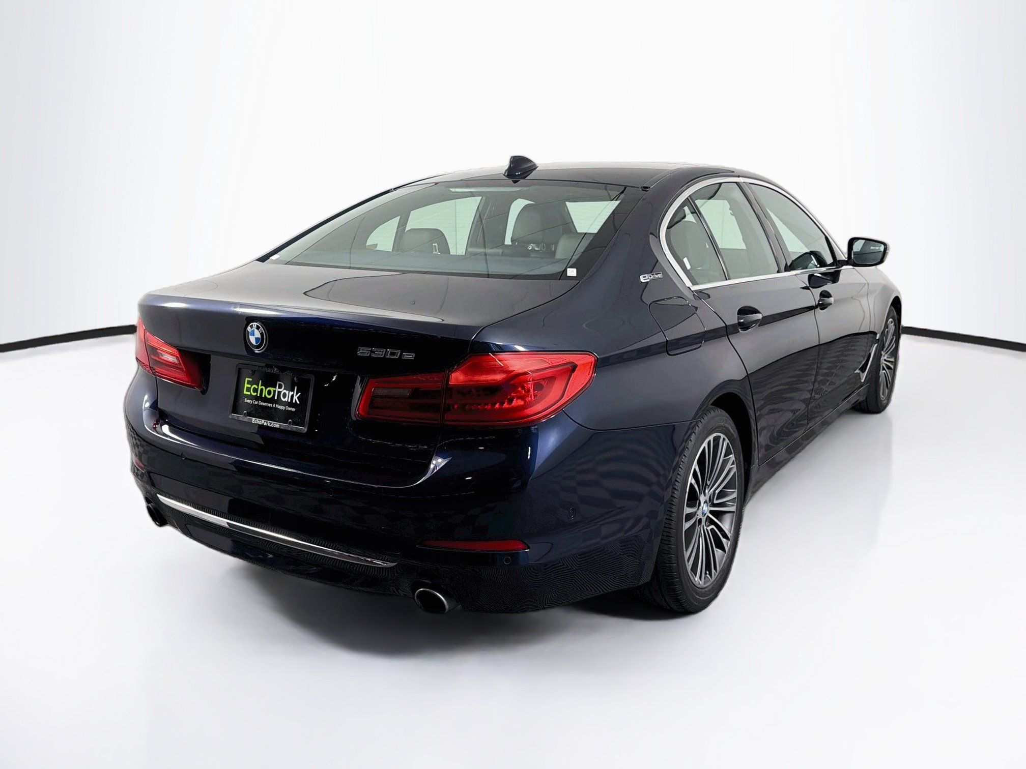 Used 2019 BMW 530e xDrive w/ Luxury Package AWD/4WD image 9