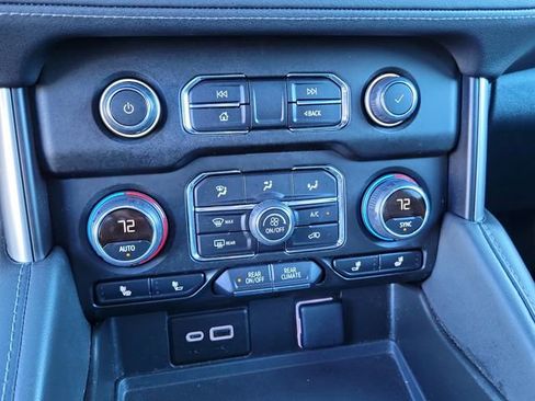 Certified 2024 Chevrolet Suburban LT image 38