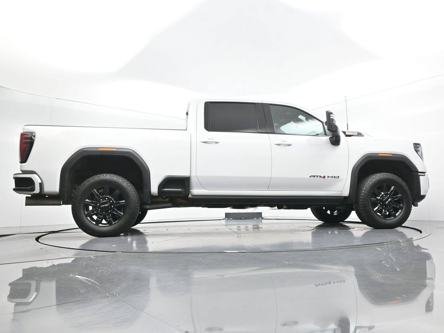 Used 2024 GMC Sierra 2500 AT4 w/ AT4 Premium Plus Package AWD/4WD image 56