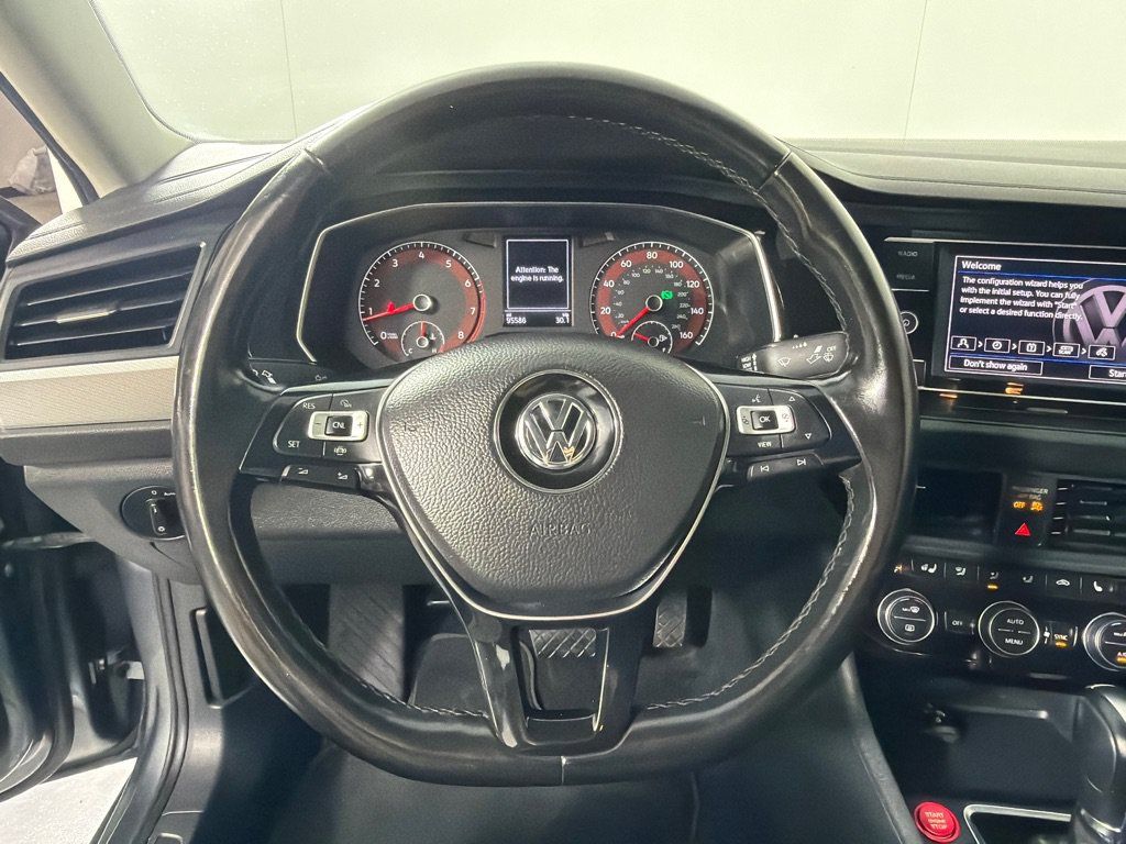 Used 2019 Volkswagen Jetta SE w/ Cold Weather Package FWD image 15