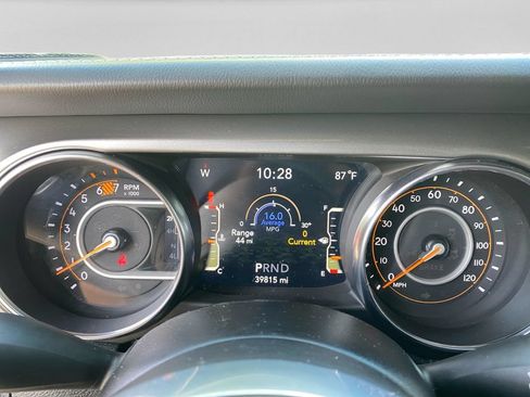 Used 2021 Jeep Wrangler Unlimited Sahara AWD/4WD image 20