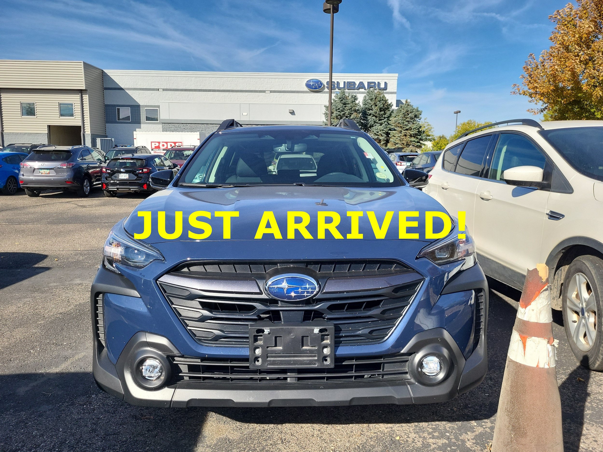 Used 2024 Subaru Outback Premium AWD/4WD image 3