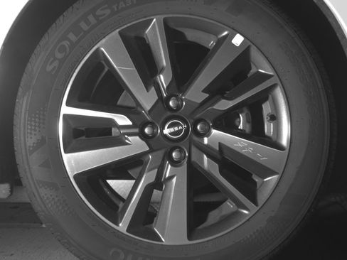 Used 2025 Nissan Versa SV image 13