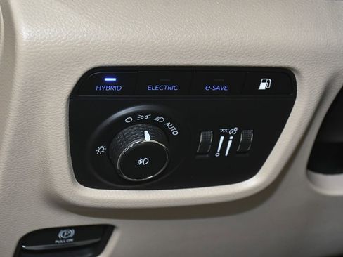Used 2024 Jeep Grand Cherokee Limited 4xe w/ Luxury Tech Group II AWD/4WD image 18