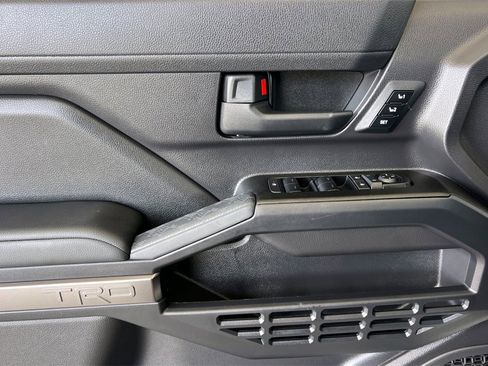 Certified 2025 Toyota 4Runner TRD Off-Road Premium image 13