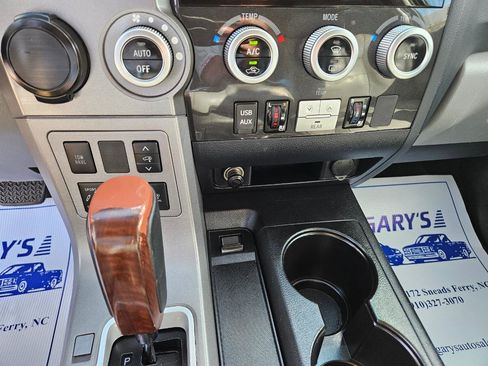 Used 2017 Toyota Sequoia Platinum RWD image 25