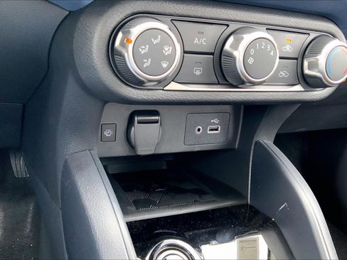 New 2025 Nissan Versa SV image 22