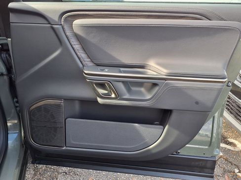 Used 2022 Rivian R1S Launch Edition image 25