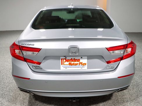 Used 2019 Honda Accord Touring image 8