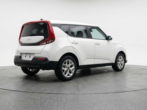 Used 2025 Kia Soul LX w/ LX Technology Package image 6