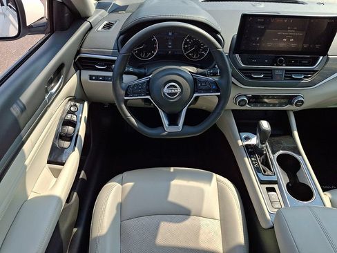 Certified 2023 Nissan Altima 2.5 SL AWD/4WD image 12