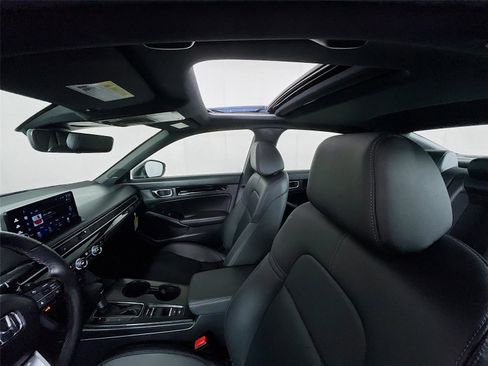 Certified 2025 Honda Civic Sport Touring image 12