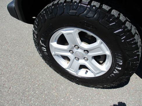 Certified 2022 Jeep Wrangler Unlimited Sport AWD/4WD image 9