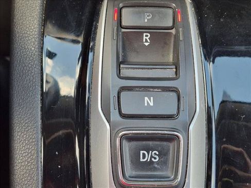 Used 2018 Honda Pilot Touring image 13