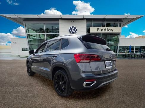 Certified 2023 Volkswagen Taos SE w/ Panoramic Sunroof Package FWD image 5